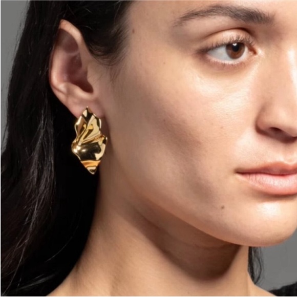 ALEXIS BITTAR • Gold Crumpled Metal Post Earrings - Picture 10 of 16